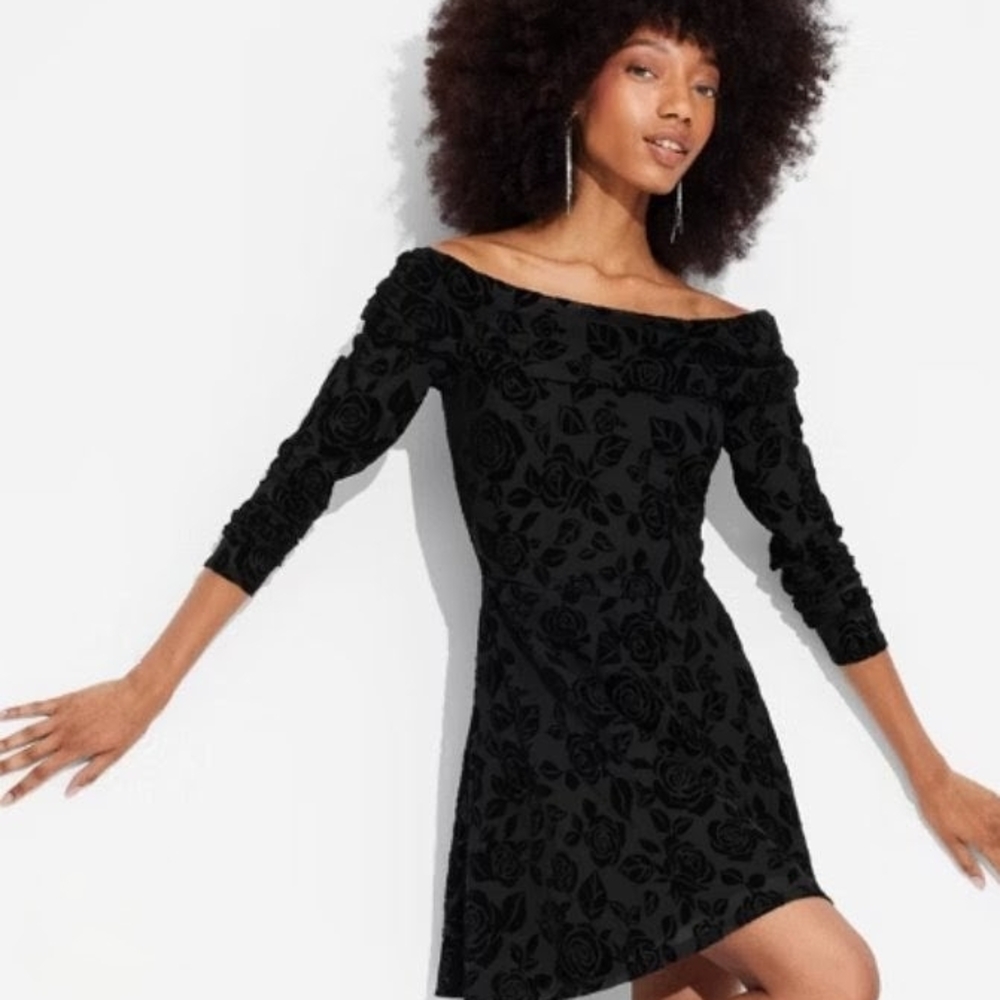 Party Black Off the Shoulder Patterned Dress - Picture 4 of 6